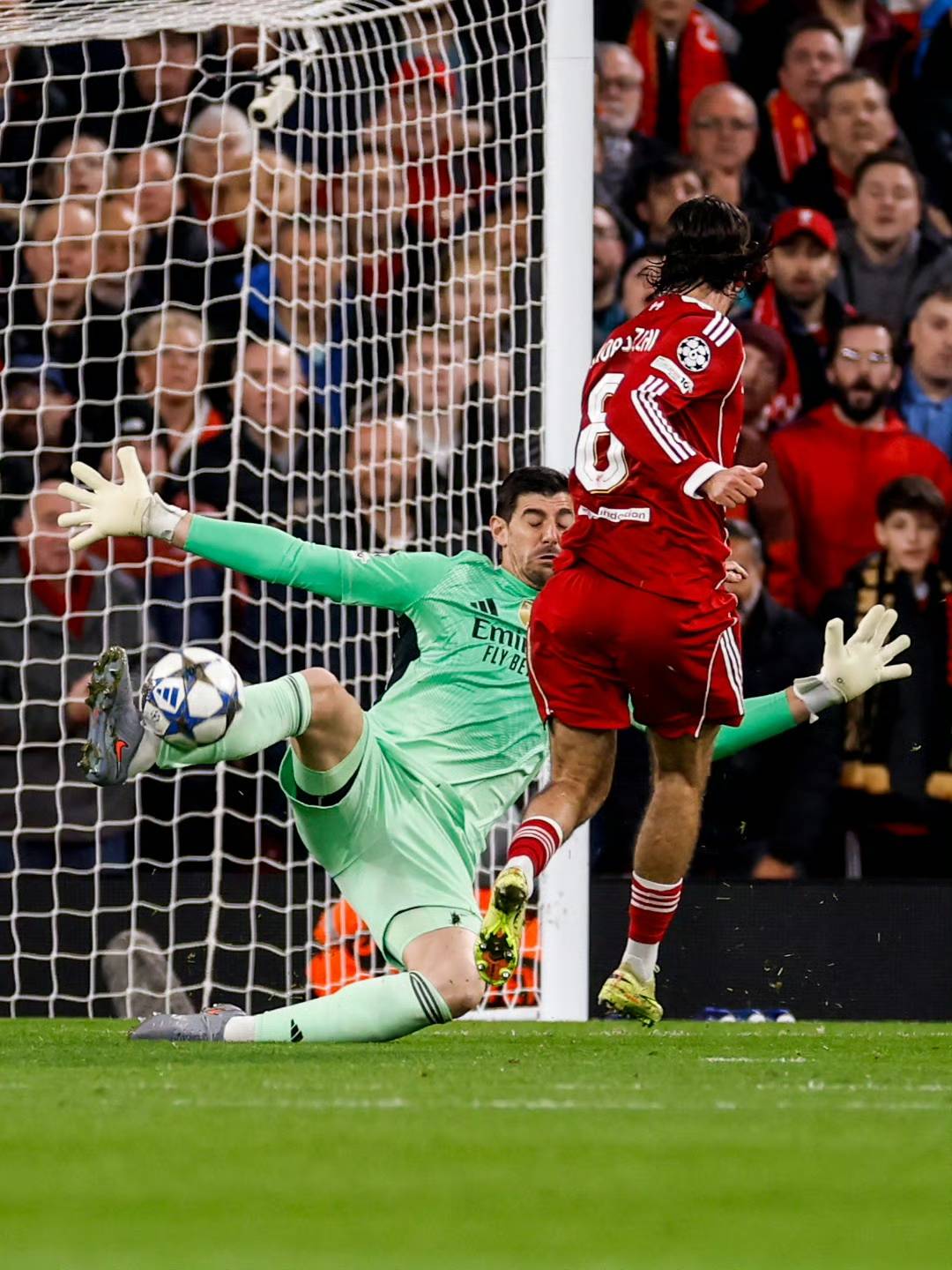 埃贝尔：我们之前收到的邮件说迪亚斯停赛一场；拜仁将上诉